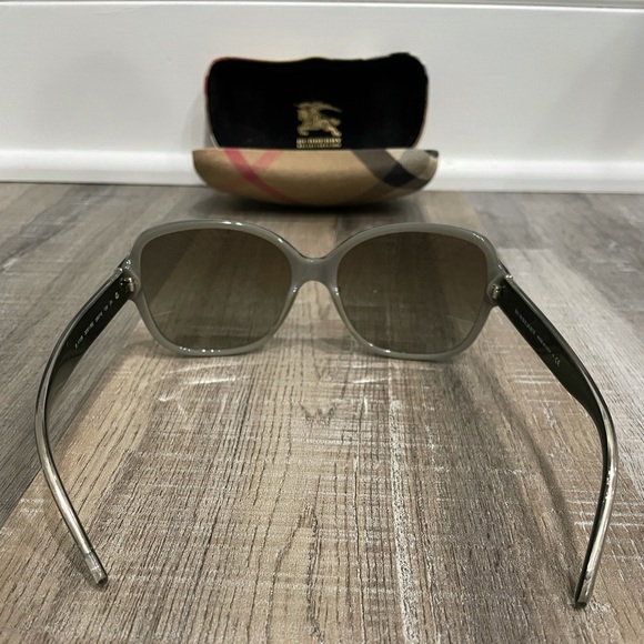 Burberry Sunglasses - Picture 3 of 8